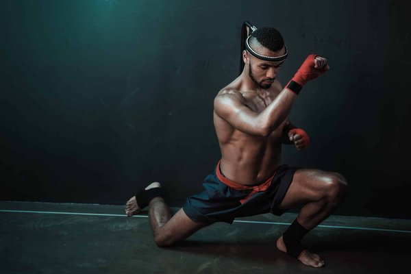 Comment le Muay Thaï développe-t-il la résilience mentale et physique ?